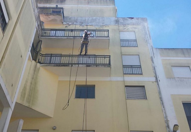 Pintura de Edifício com Rapel